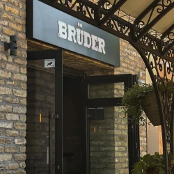 Bruder Pasta i Burger-1