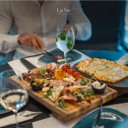 La Vie-2